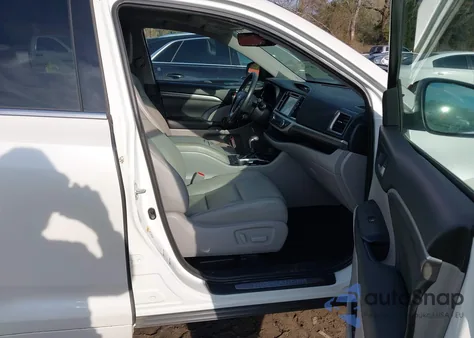 2018 Toyota Highlander Limited Platinum z USA, uszkodzony, nr VIN 5TDDZRFH1JS493517